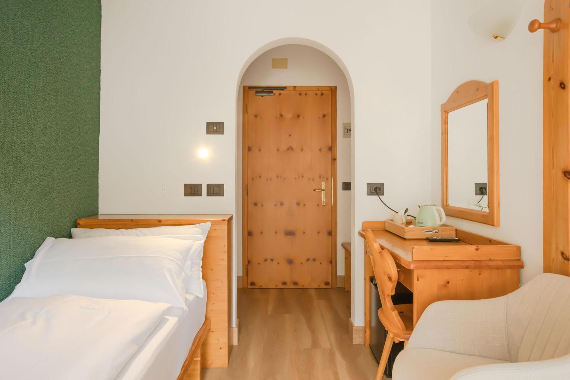 Single Room Mountain View