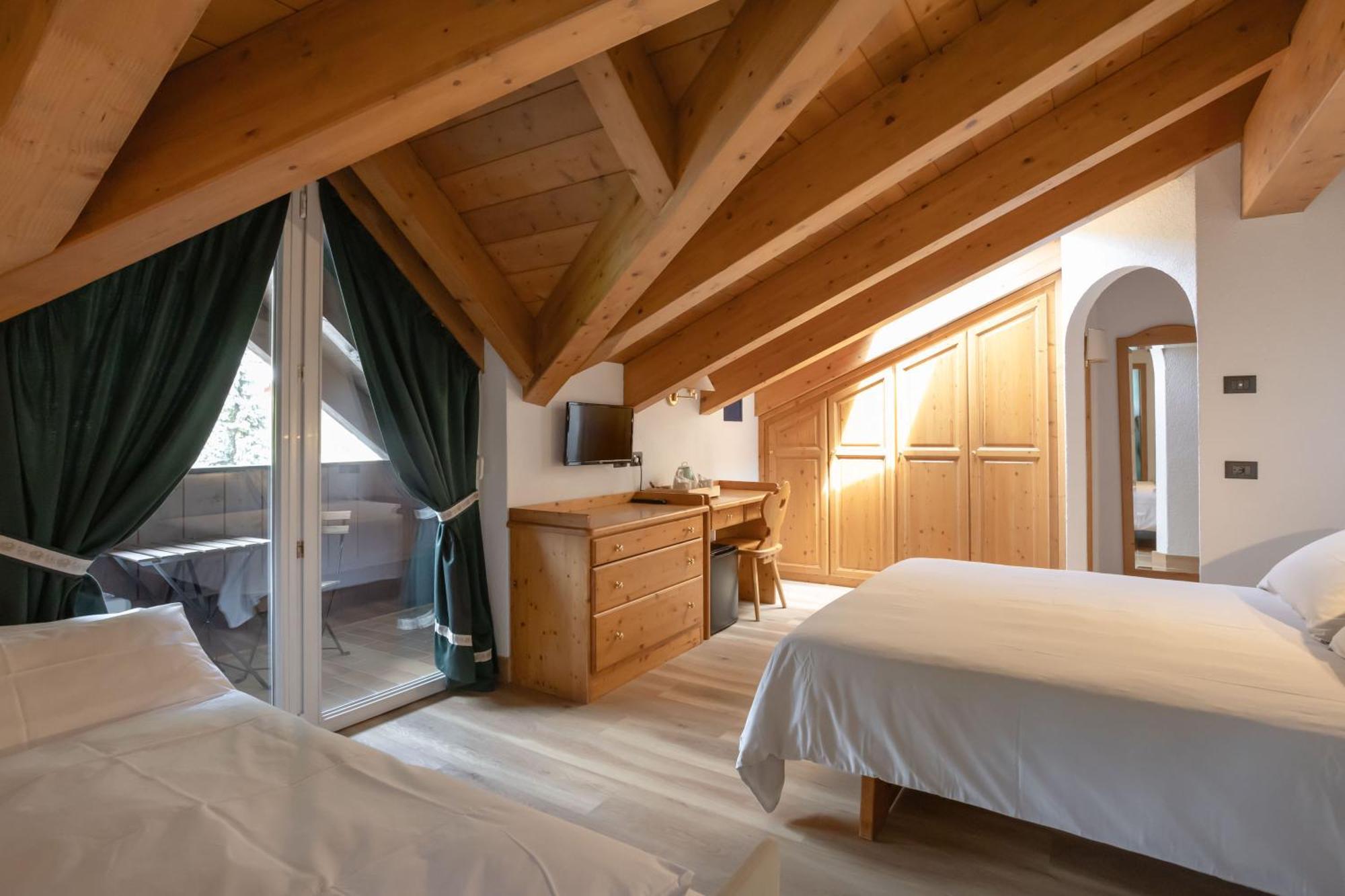 Junior Suite Mountain View