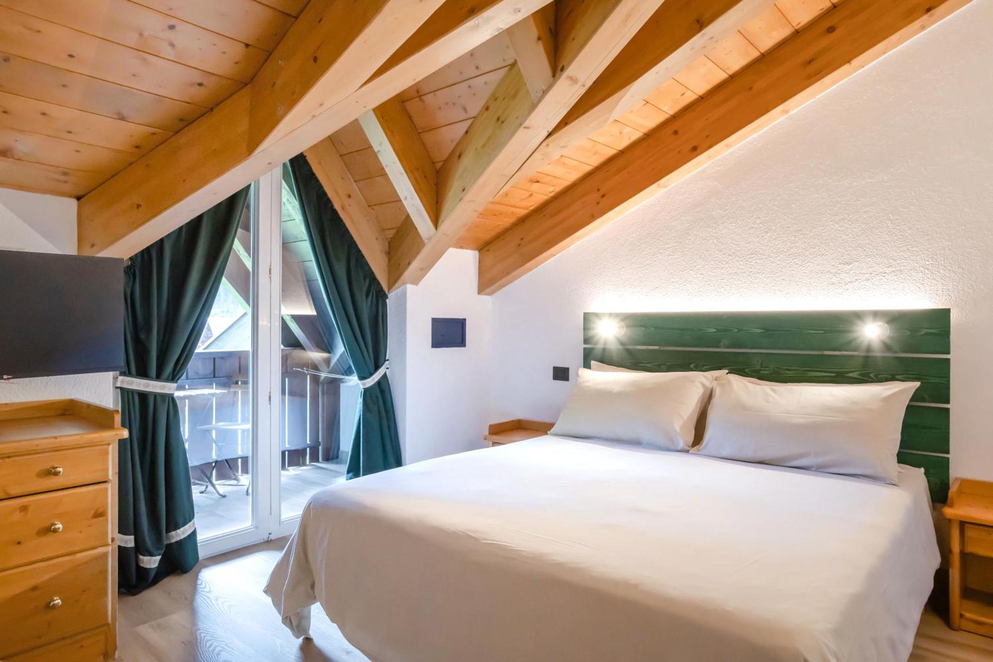 Junior Suite Mountain View